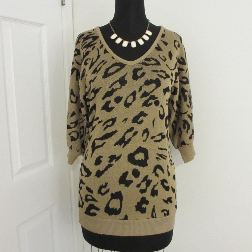 Tan Leopard Print Sweater Size Small